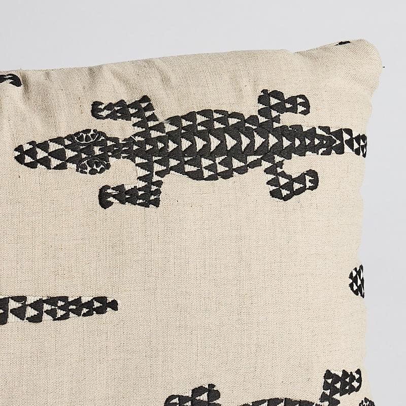 Baracoa Embroidery Pillow_BLACK
