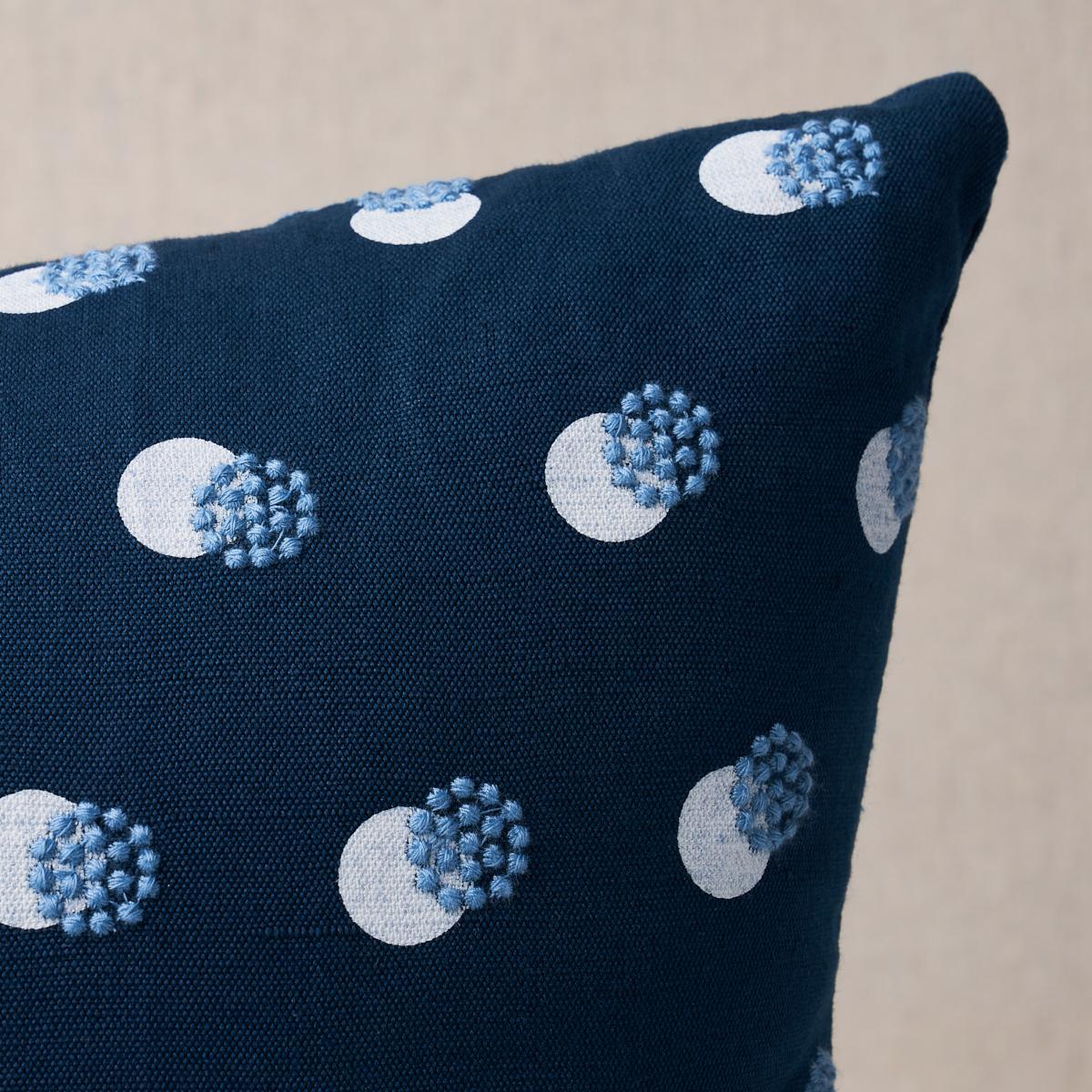 Taylor Embroidery Pillow_SKY ON NAVY