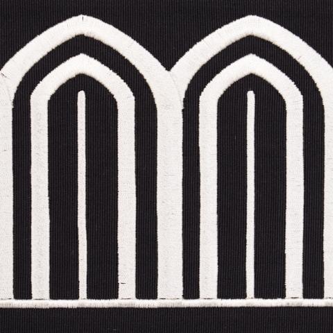 ARCHES EMBROIDERED TAPE WIDE_WHITE ON BLACK