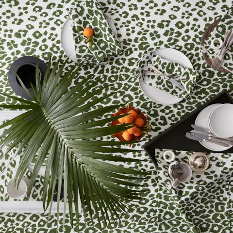 Iconic Leopard Tablecloth_GREEN