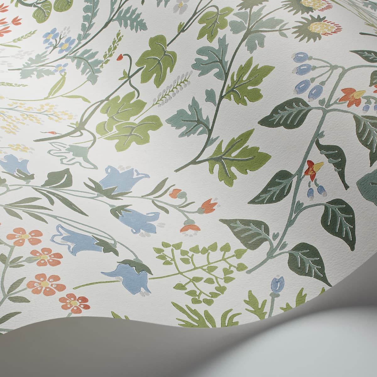 Flora - Ivory Wallpapers | Schumacher